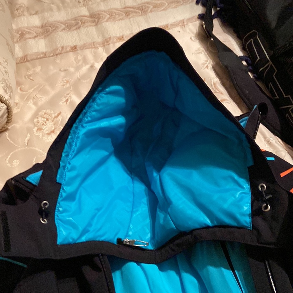 Spyder ladies (like new condition) ski jacket - Picture 5 of 13